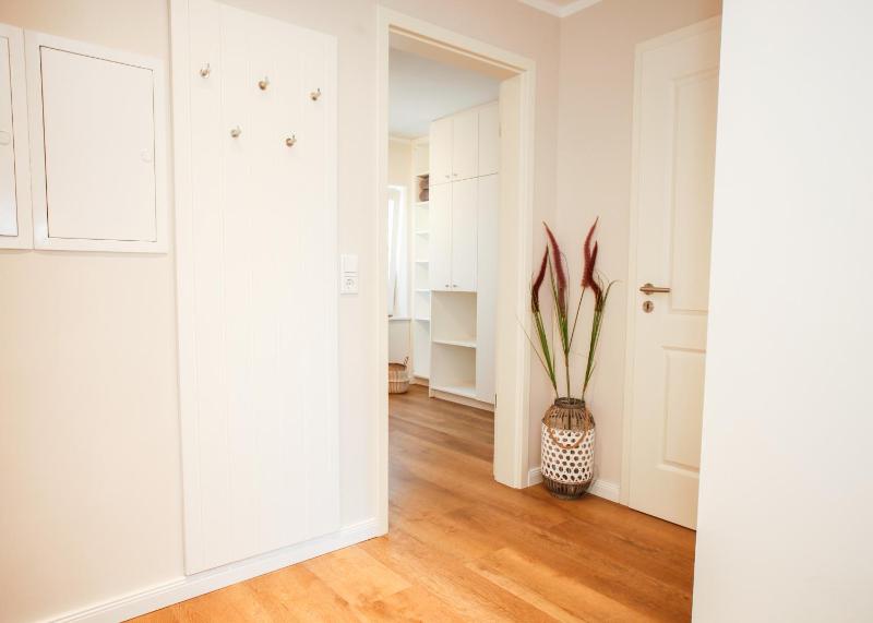 One-Bedroom Apartment image 3