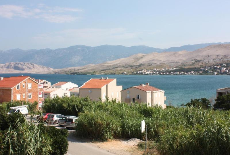Two-Bedroom Apartment with Balcony and Sea View image 3