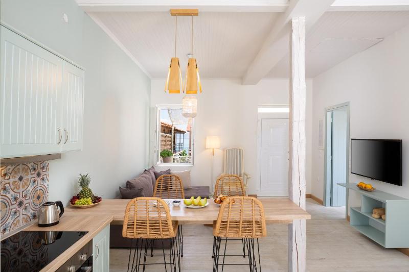 Two-Bedroom House image 4