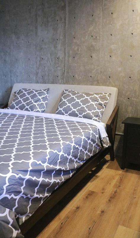 Bedroom Deluxe Broadway Suite with One King Bed, Non-Smoking image 4