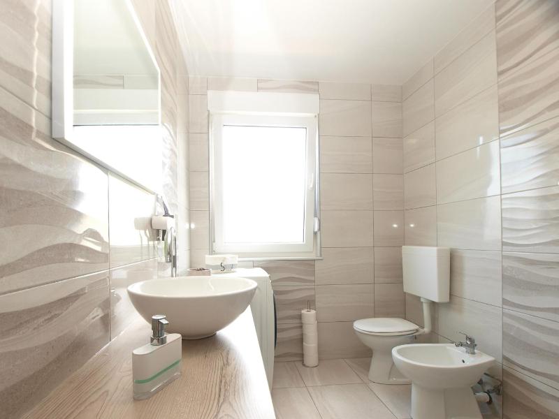 Two-Bedroom House image 3