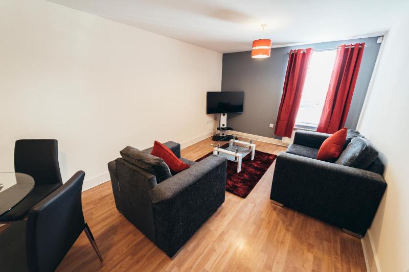 One-Bedroom Apartment image 2