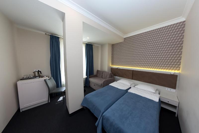 Double or Twin Room with Extra Bed image 3