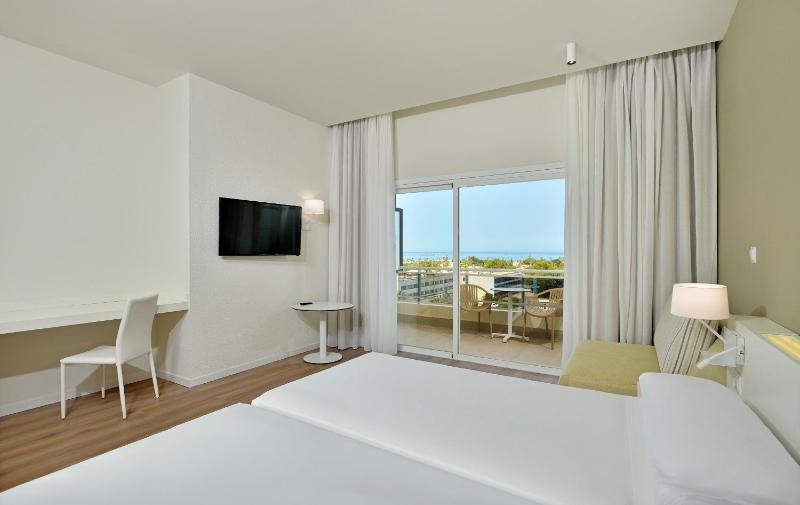 Sol Room Sea View image 1