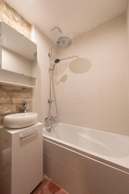 One-Bedroom Apartment image 4