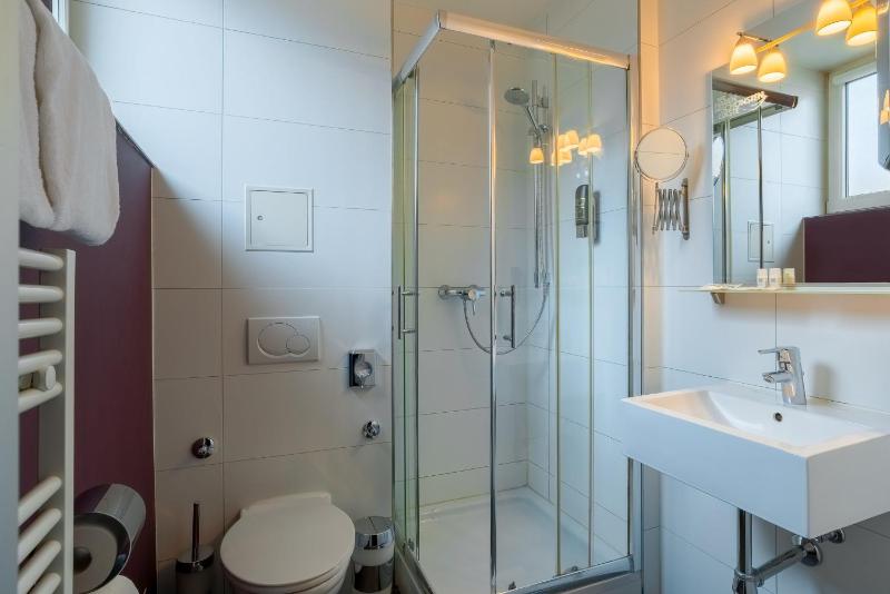 Single Room image 2