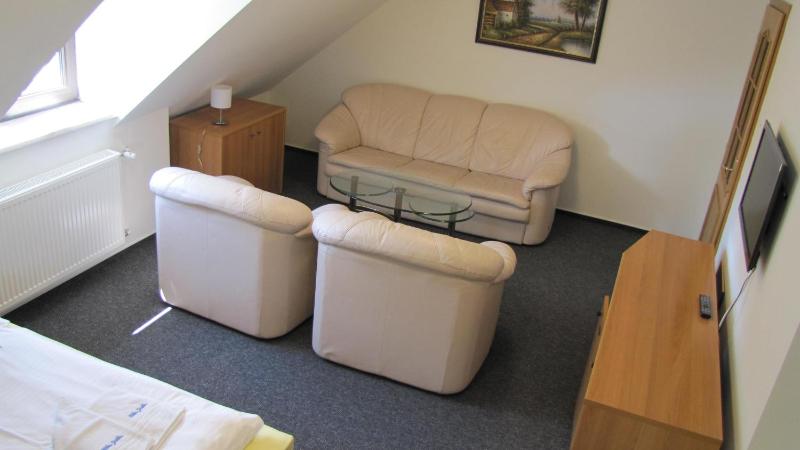 Quadruple Room image 2
