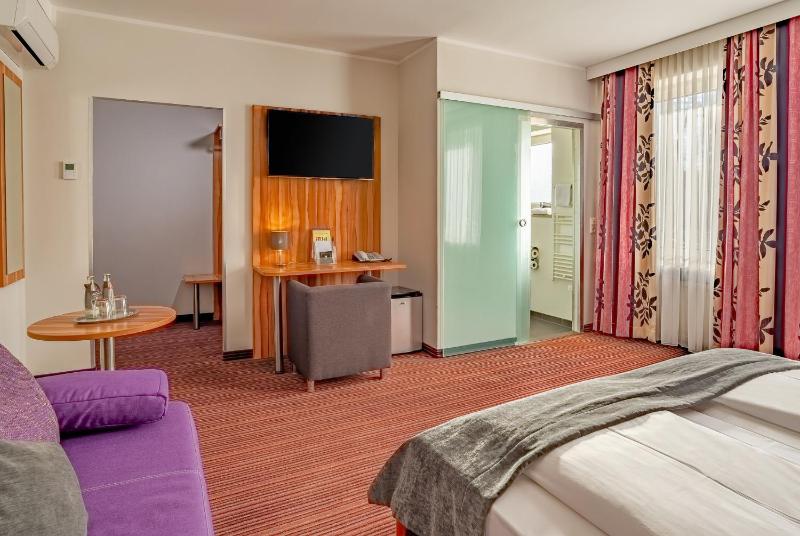 Comfort Double Room image 4