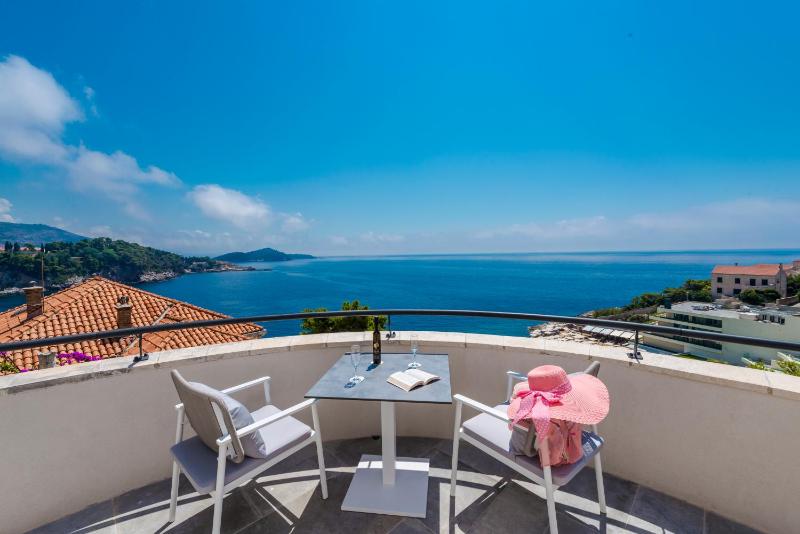 Superior Room with Sea View and Terrace or Balcony image 1
