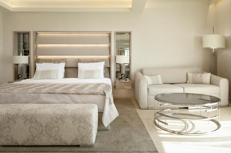 Deluxe Double Room (3 Adults) with Sea View - Free Beach Access image 1