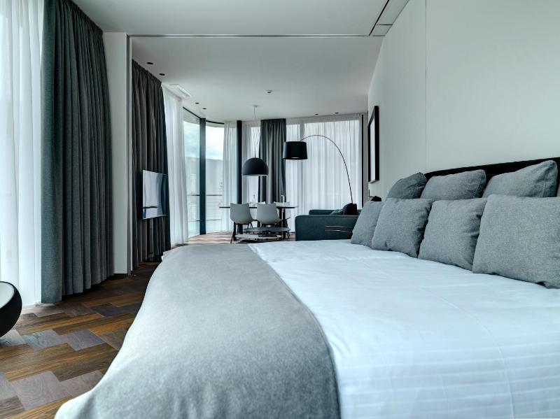 Loft Suite image 2