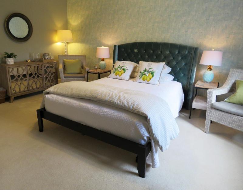 Queen Room image 2