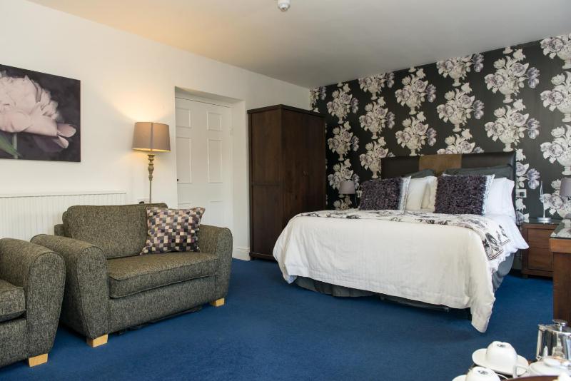 Family Room image 1