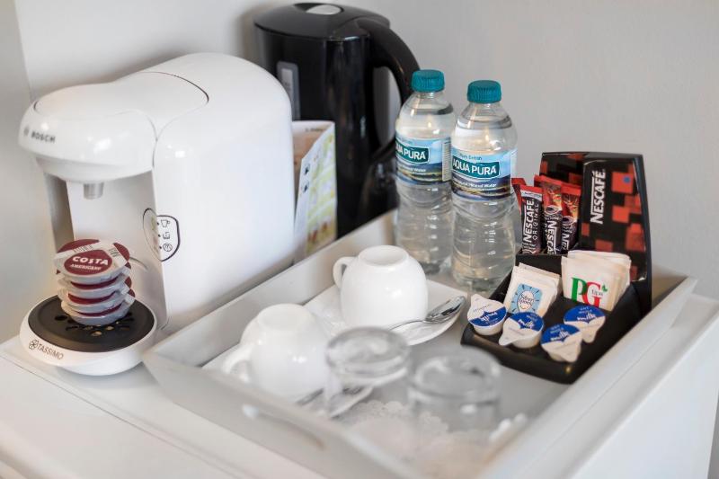 Quadruple Room image 2