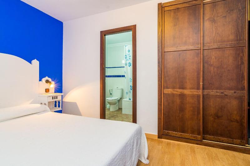 Economy Double or Twin Room image 4