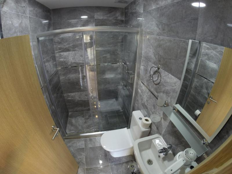 Deluxe Double Room with Balcony image 3