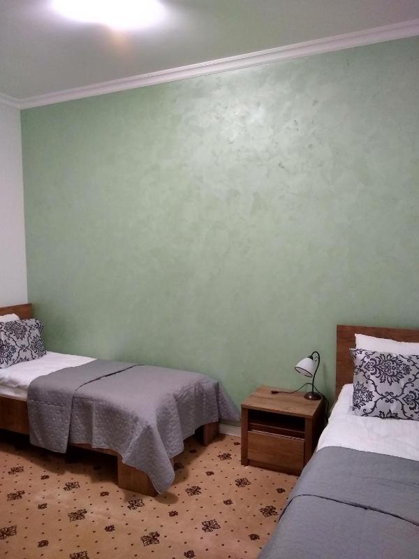 Twin Room image 2