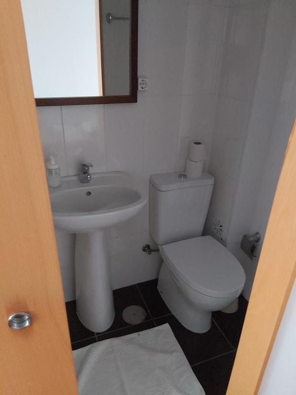 Triple Room with Private Bathroom image 4