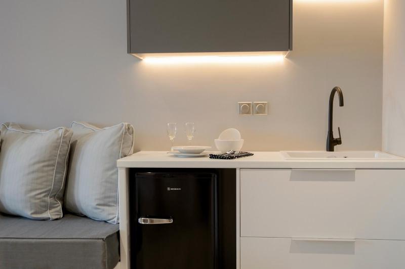 Studio Apartment image 2