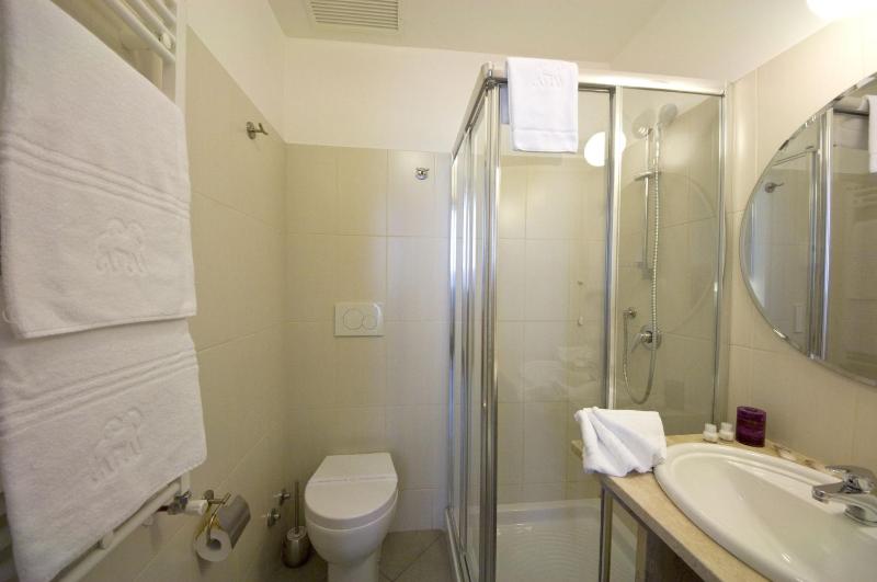 Comfort Quadruple Room image 4