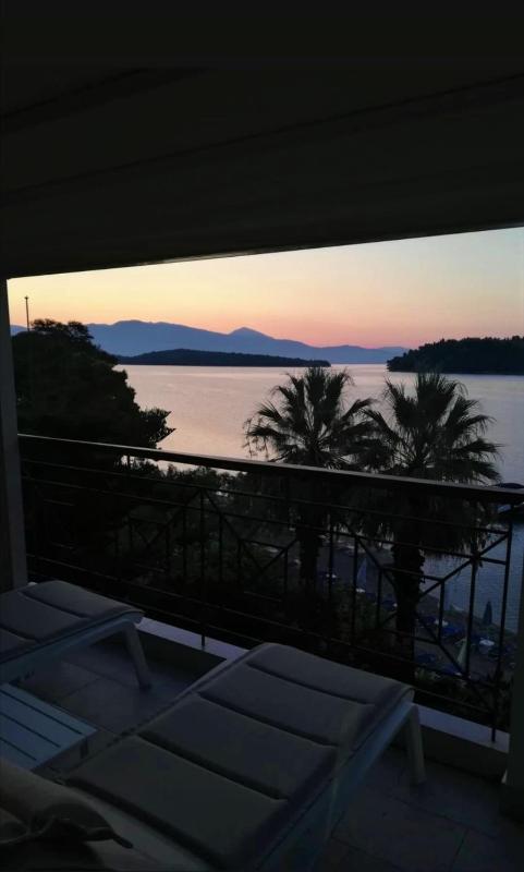 Deluxe Suite with Sea View image 3