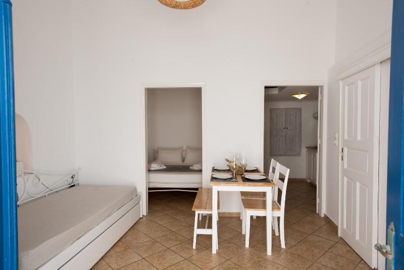 Madres Houses - image 3