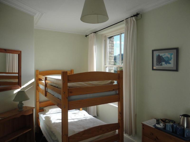 Dormitory Room (4 Adults) image 2