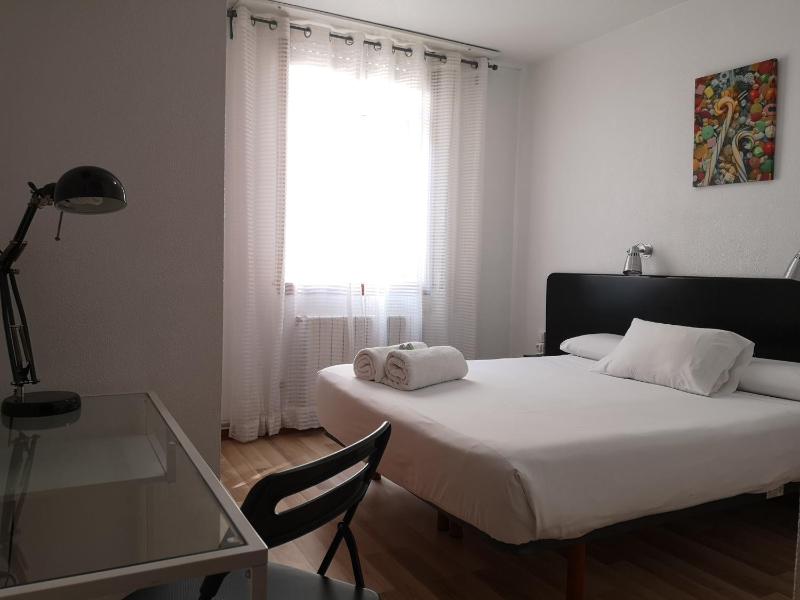 Standard Double Room image 3