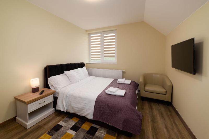 TAKO Apartments parking free - image 35