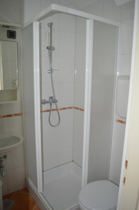 Double Room with Balcony image 3