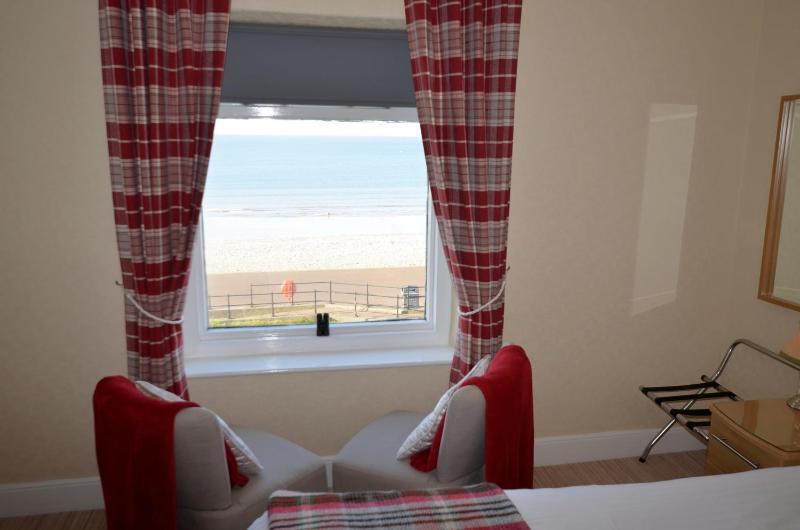 King Suite with Sea View image 3