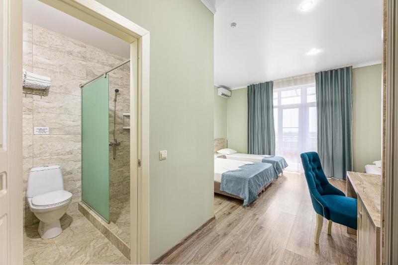 Deluxe Quadruple Room image 2