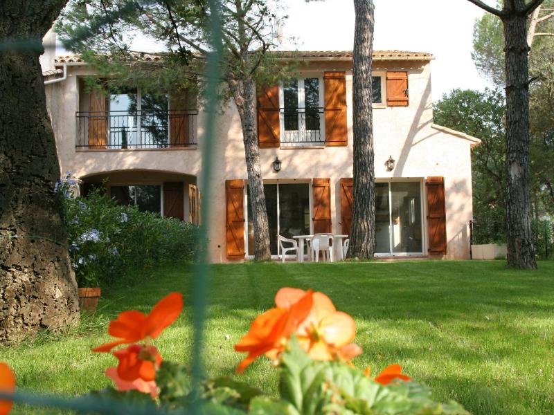 AU BOIS FLEURI Location Villa et Studios Roquebrune-sur-Argens - image 1
