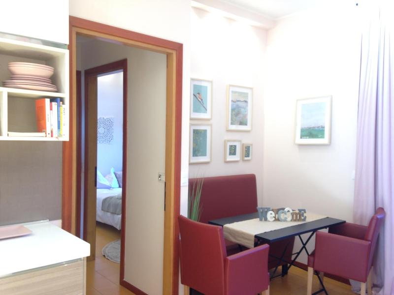 Deluxe Apartment with Private Garden - Ground Floor image 2