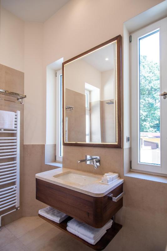 Comfort Triple Room image 2