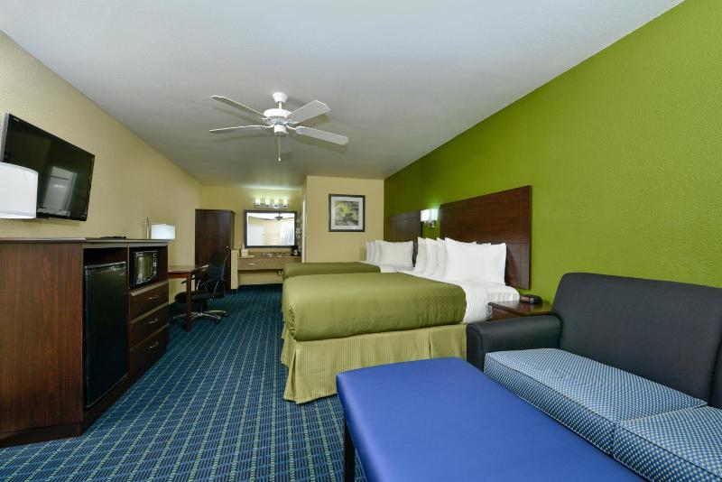 Queen Suite - Non-Smoking image 2