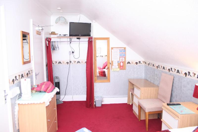 Double Room image 2