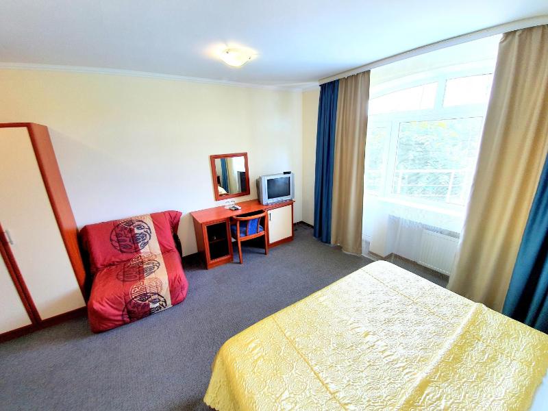 Standard Double Room image 2