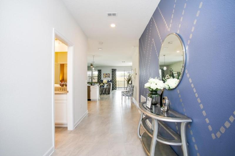 Eight-Bedroom Villa image 3