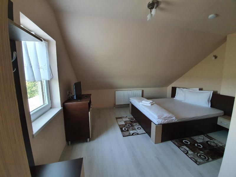 Double Room with Private Bathroom image 2