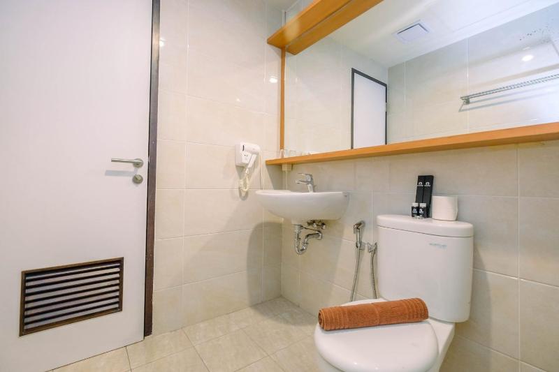 Luxury 1BR Apartment with Golf View at Mustika Golf Residence By Travelio - image 18