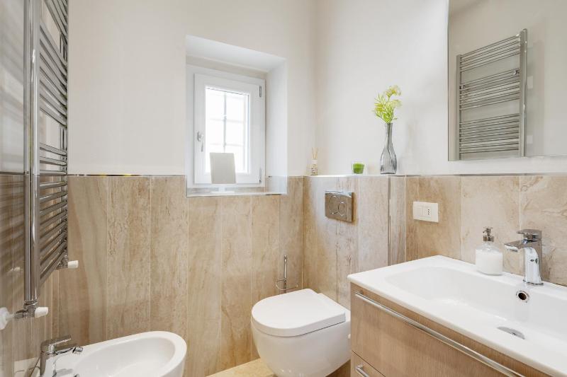 GuestHost - Palazzo Pitti & Ponte Vecchio Cozy Flat - image 10