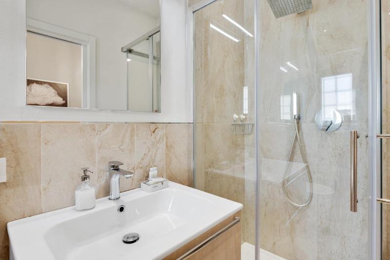GuestHost - Palazzo Pitti & Ponte Vecchio Cozy Flat - image 11