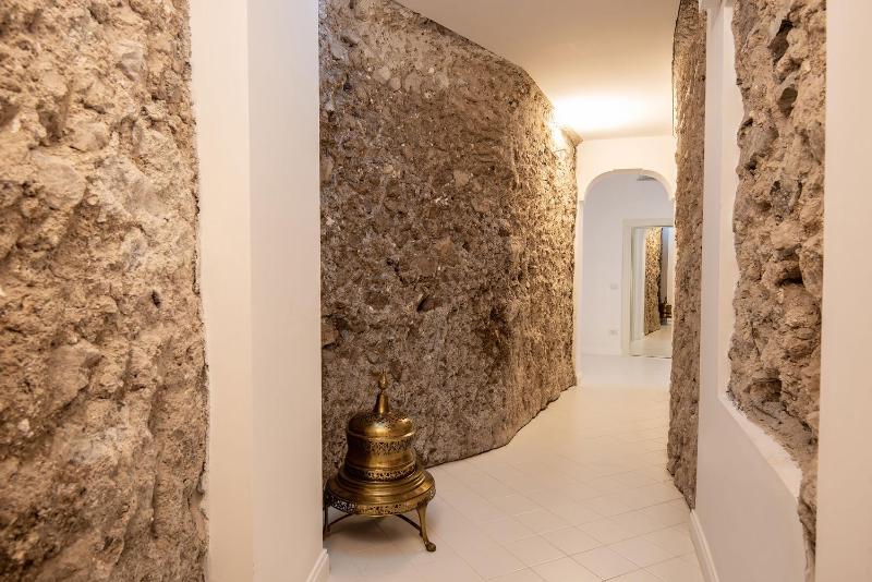 AMORE RENTALS - Palazzo della Storia - image 25