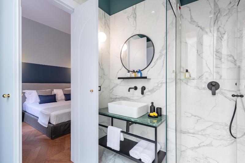 Double Room image 2