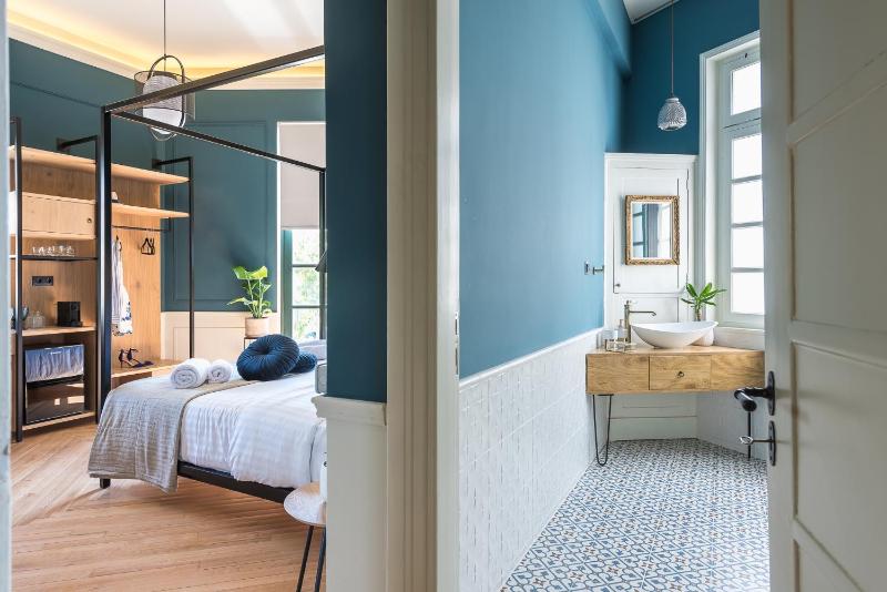 Junior Suite with Balcony image 4