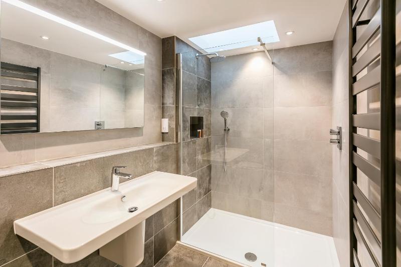 Superior Suite image 2