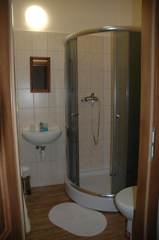 Twin Room image 3