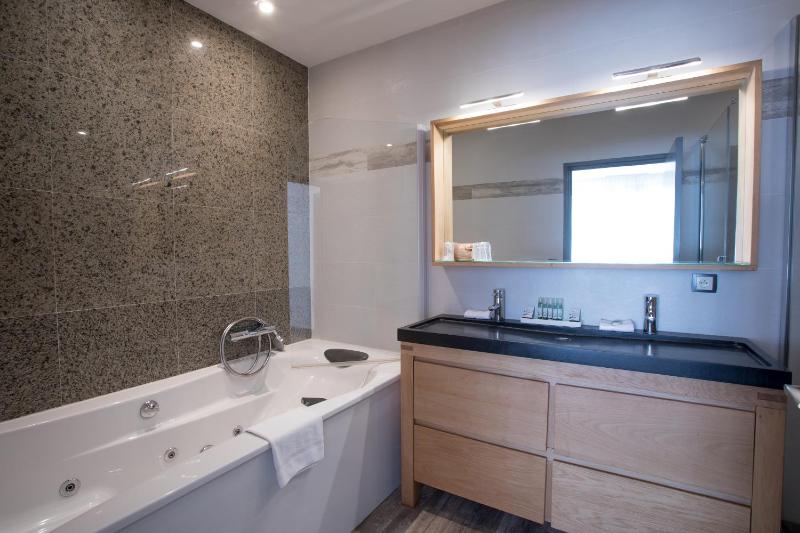 Junior Suite - Free Spa Access image 4