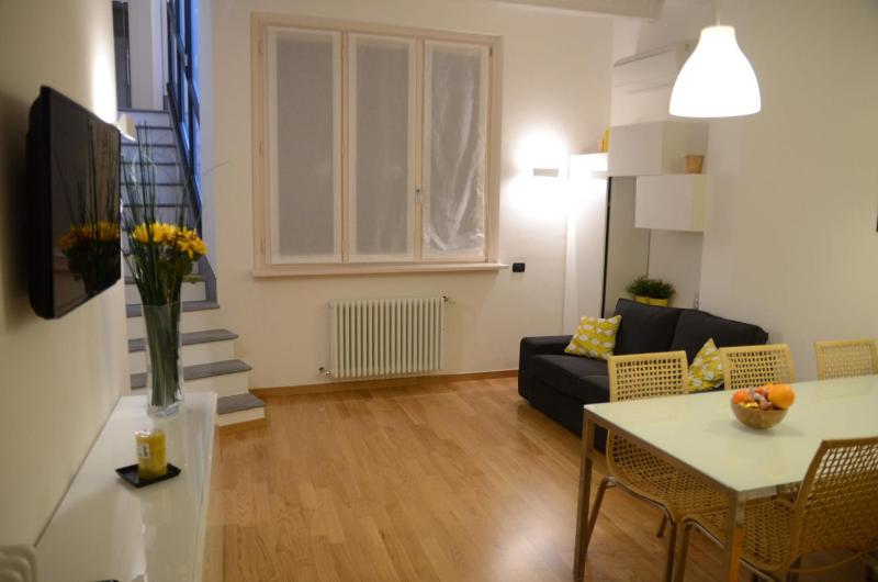 One-Bedroom Apartment - Split Level image 3